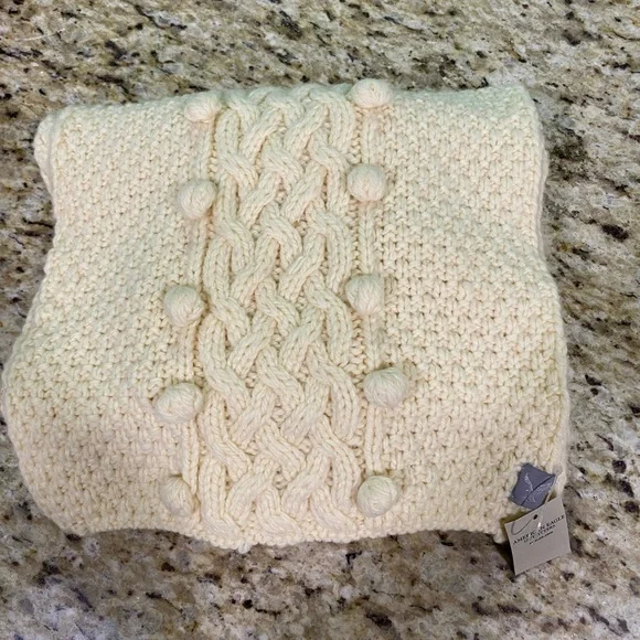 NWT American Eagle Pom Pom Baubles Cable Knit Wool Blend Knit Scarf Cream OS - Picture 5 of 7